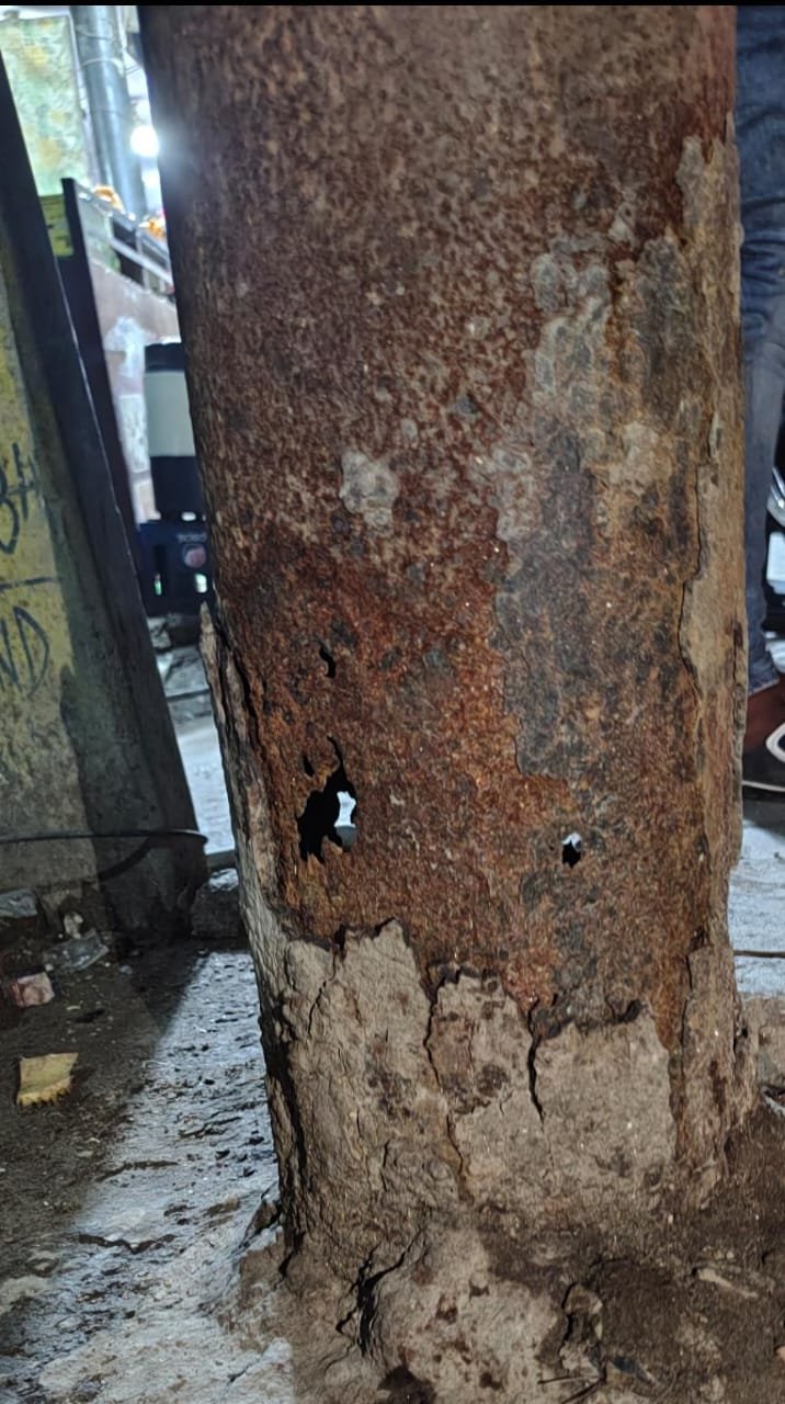 विद्युत विभाग की लापरवाही लें सकती है कई जाने।