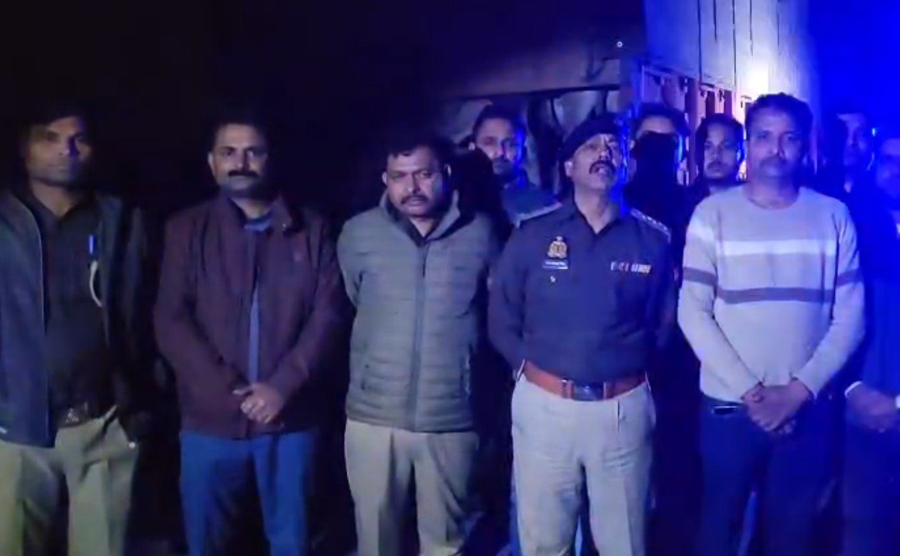 उन्नाव में पुलिस-एसओजी और गौ तस्करों के बीच मुठभेड़, दो तस्कर घायल