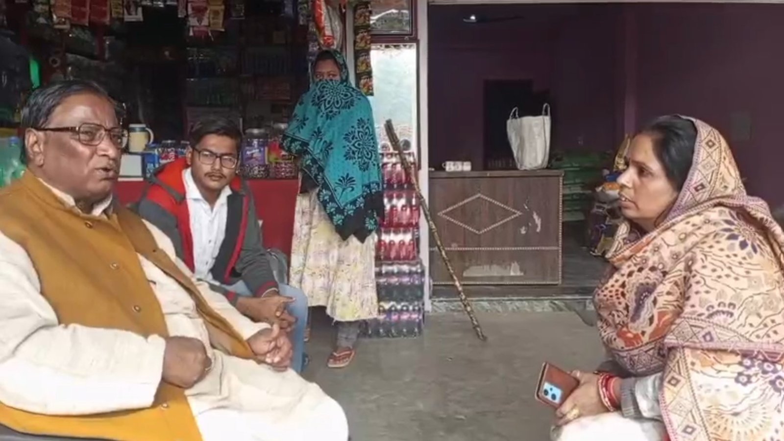 फतेहपुर में किराना दुकान से लाखों की चोरी, CCTV में कैद हुई वारदात