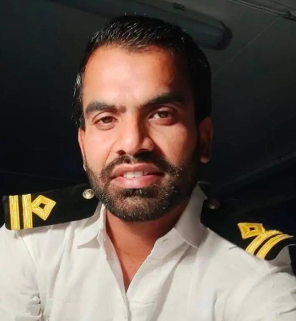 18 दिन बाद कानपुर पहुंचा मर्चेंट नेवी अधिकारी सागर गुप्ता का पार्थिव शरीर