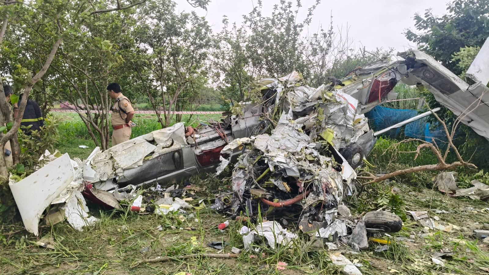 कानपुर में प्लेन क्रैश, दोनों पायलटों की मौत